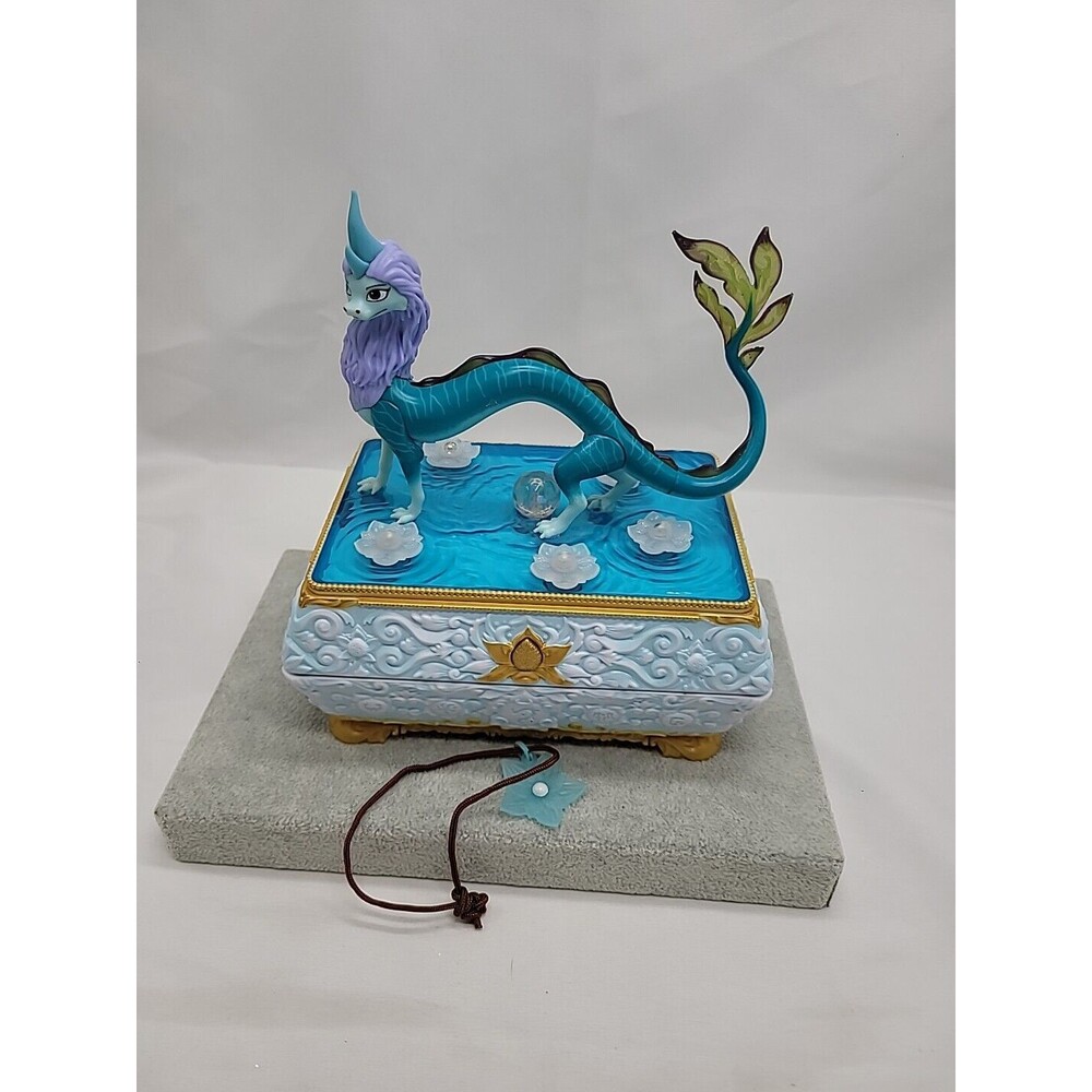 Disney's Raya and The Last Dragon Sisu Chest Jewelry Box Necklace Lights & Music